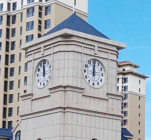 Reloj de Torre Empotrado con Número Árabes