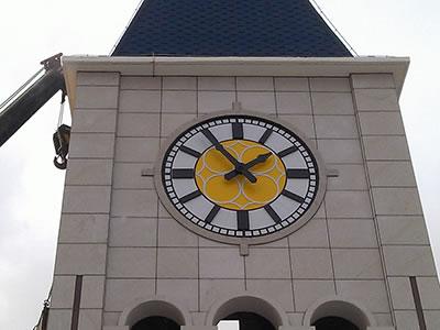 Reloj monumental, tipo 3